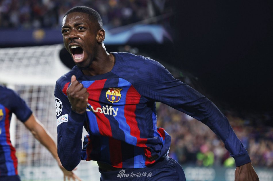 她停下脚步 她停下脚步