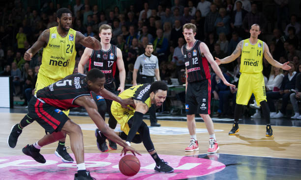 本赛季他每 本赛季他每