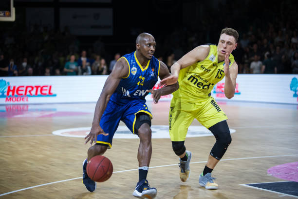 和持续增长 和持续增长